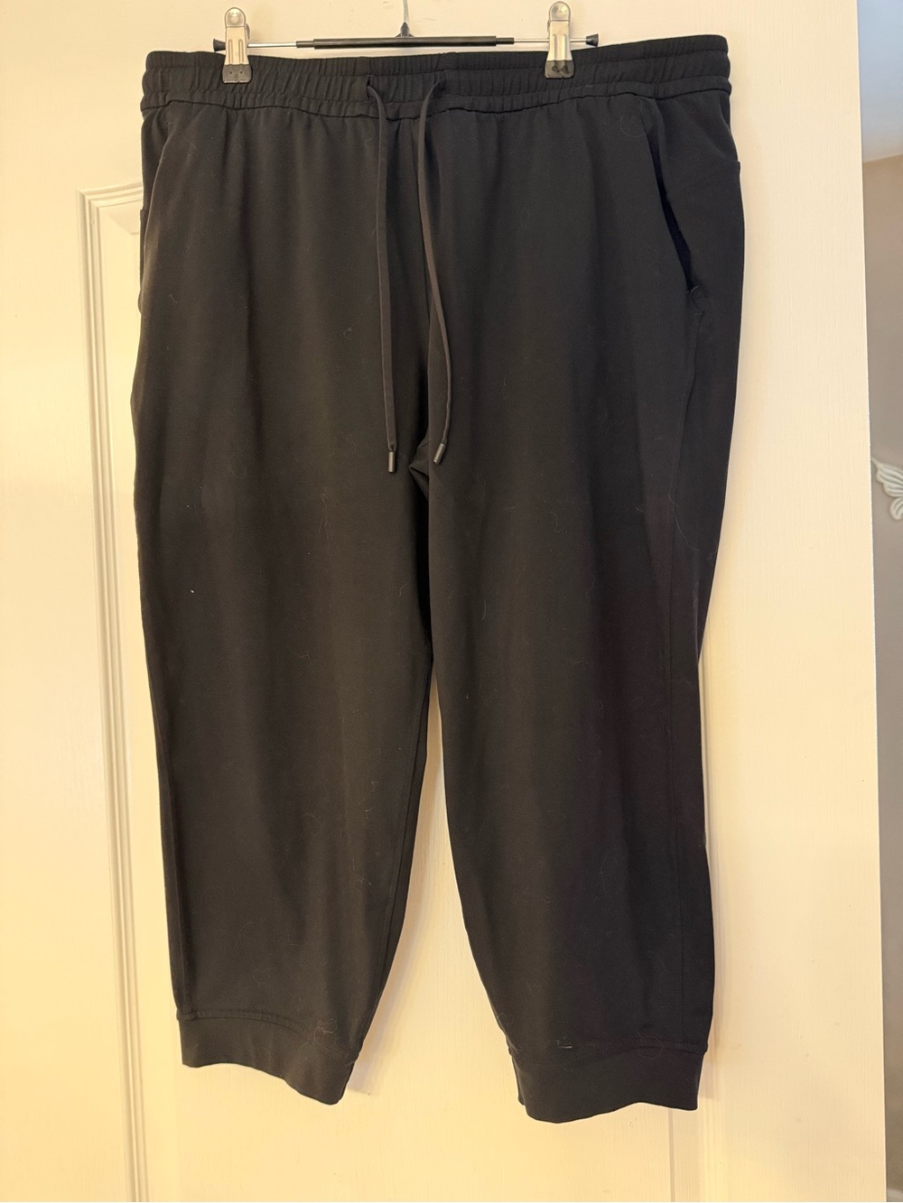 lululemon Soft Jersey Black Drawstring Cozy Crop Joggers